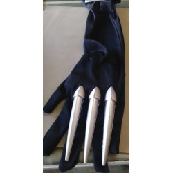 Gant noir avec longues griffes