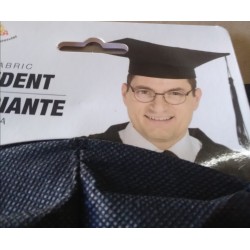 Toque de diplômé noire